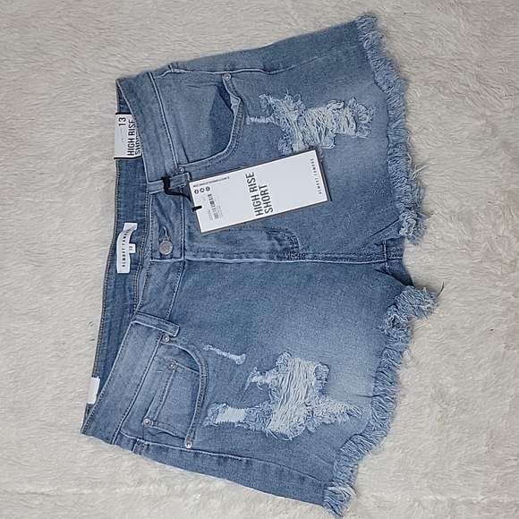 Almost Famous Pants - High rise demin shorts